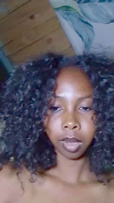 Barbiechoco live cam on Cam4