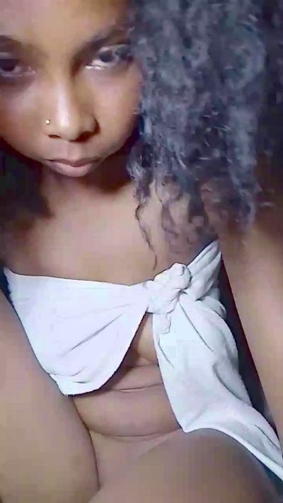Barbiechoco live cam on Cam4
