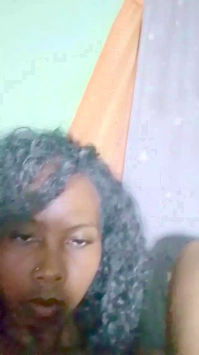 Barbiechoco live cam on Cam4