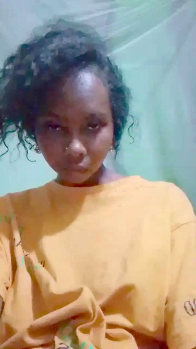 Barbiechoco live cam on Cam4