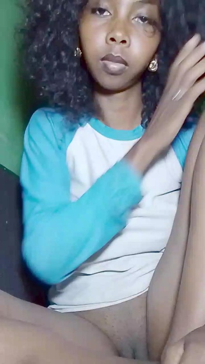 Barbiechoco live cam on Cam4