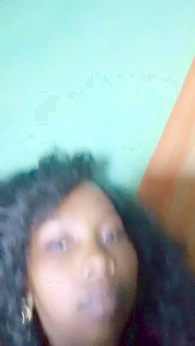 Barbiechoco live cam on Cam4