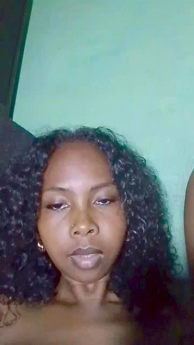 Barbiechoco live cam on Cam4