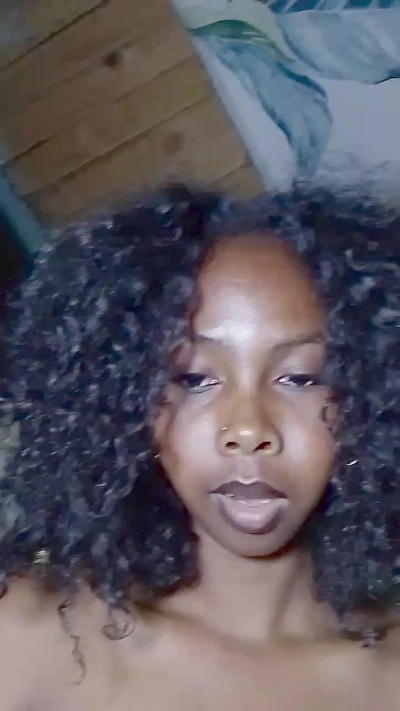 Barbiechoco live cam on Cam4