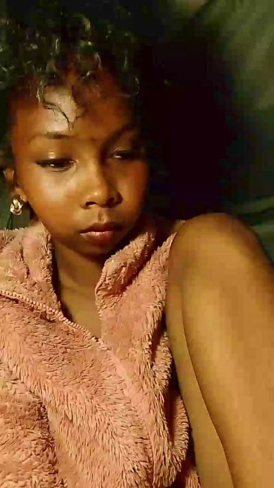 Barbiechoco live cam on Cam4