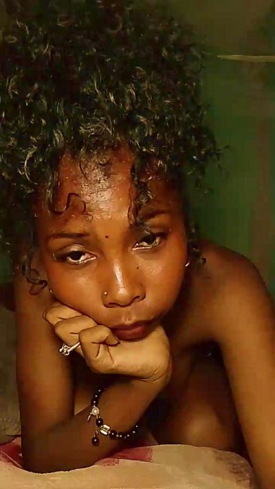 Barbiechoco live cam on Cam4