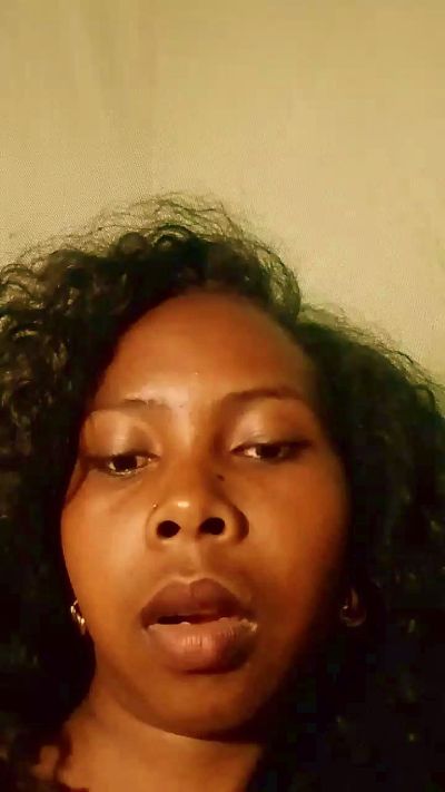 Barbiechoco live cam on Cam4