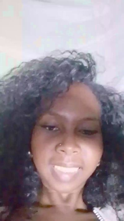 Barbiechoco live cam on Cam4
