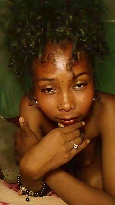 Barbiechoco live cam on Cam4