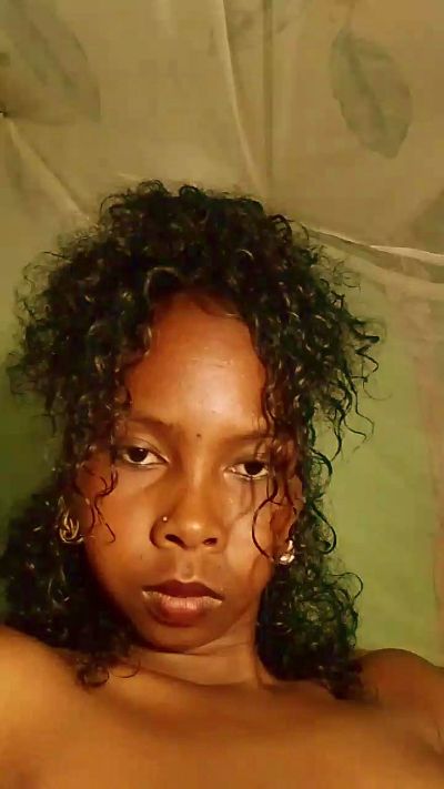 Barbiechoco live cam on Cam4