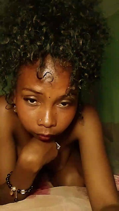 Barbiechoco live cam on Cam4