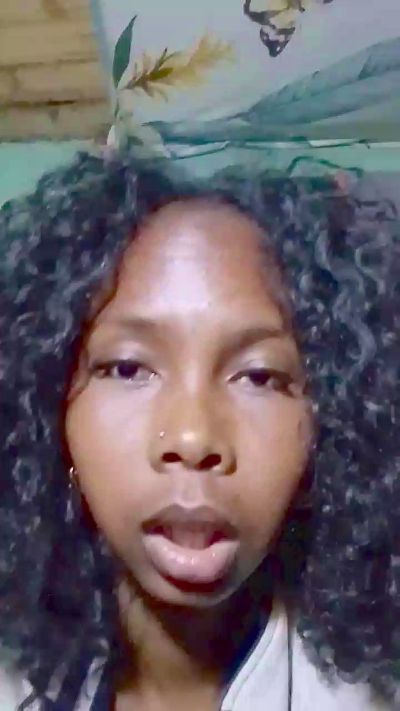 Barbiechoco live cam on Cam4