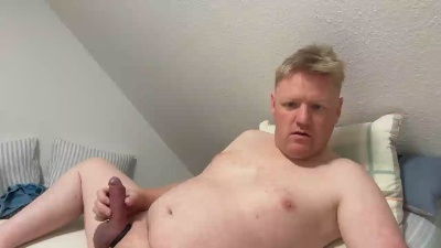 BareBackFotze live cam on Cam4