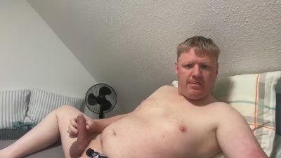 BareBackFotze live cam on Cam4