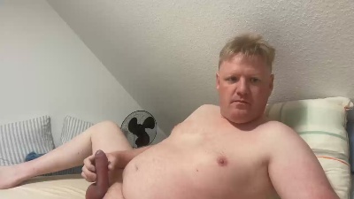 BareBackFotze live cam on Cam4