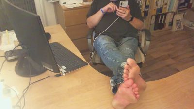 BarefootD live cam on Cam4