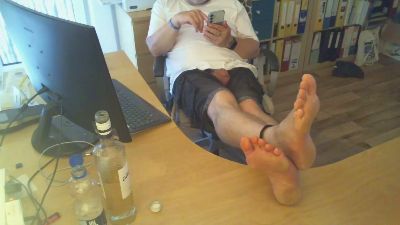 BarefootD live cam on Cam4