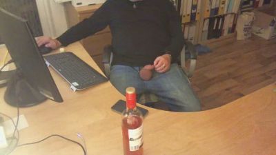 BarefootD live cam on Cam4