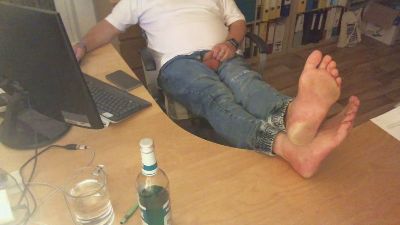 BarefootD live cam on Cam4