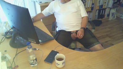 BarefootD live cam on Cam4