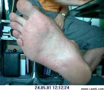 Barefooter live cam on Cam4