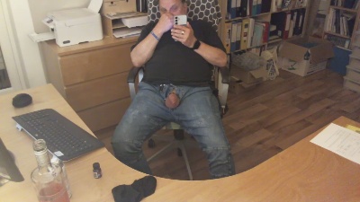 Barefooter live cam on Cam4