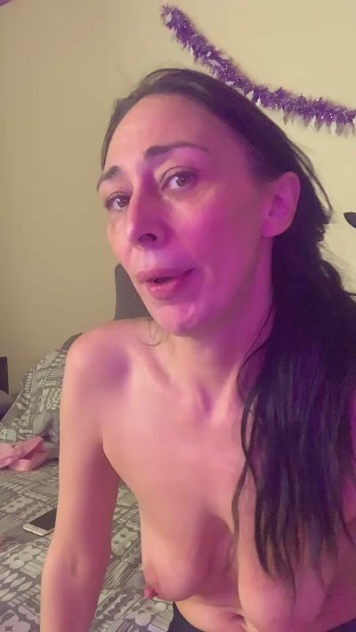 Barefootgoddezz live cam on Cam4