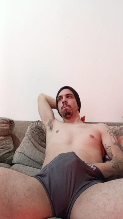 Batatinha66 live cam on Cam4