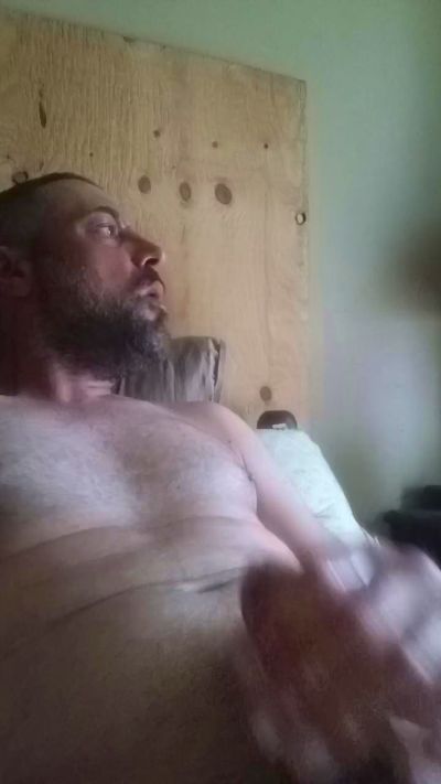 Bbbbbbtrt8 live cam on Cam4