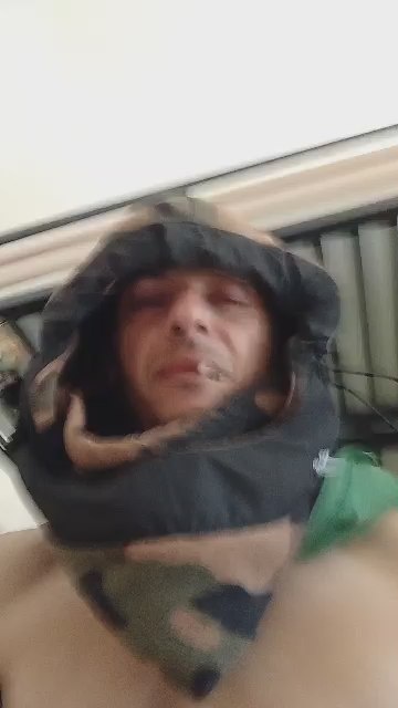Bboy198 live cam on Cam4