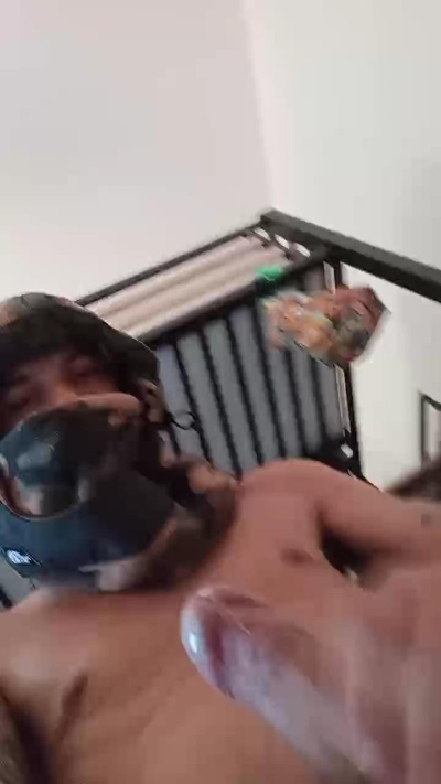 Bboy198 live cam on Cam4