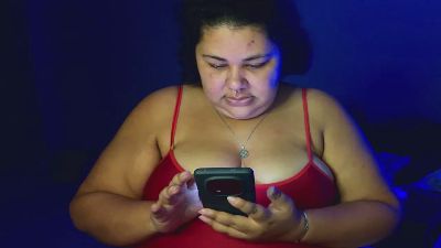 Bbwroyaltty live cam on Cam4