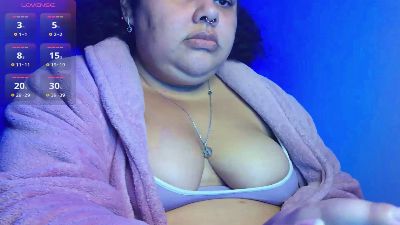 Bbwroyaltty live cam on Cam4