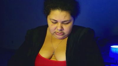 Bbwroyaltty live cam on Cam4