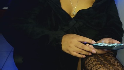 Bbwroyaltty live cam on Cam4