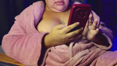 Bbwroyaltty live cam on Cam4