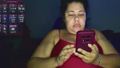 Bbwroyaltty live cam on Cam4