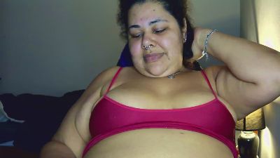Bbwroyaltty live cam on Cam4