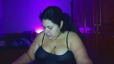 Bbwroyaltty live cam on Cam4