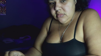 Bbwroyaltty live cam on Cam4