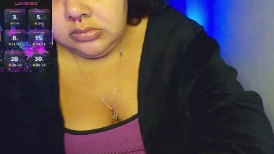 Bbwroyaltty live cam on Cam4