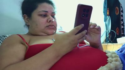 Bbwroyaltty live cam on Cam4