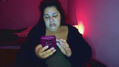 Bbwroyaltty live cam on Cam4