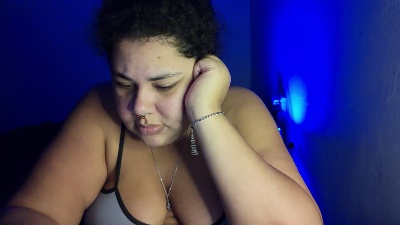 Bbwroyaltty live cam on Cam4