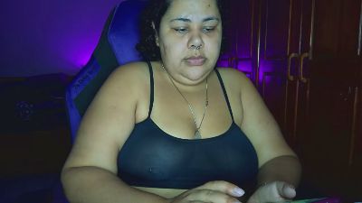 Bbwroyaltty live cam on Cam4