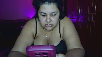 Bbwroyaltty live cam on Cam4
