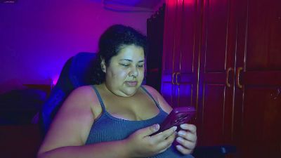 Bbwroyaltty live cam on Cam4