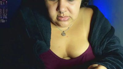 Bbwroyaltty live cam on Cam4