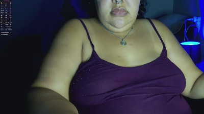 Bbwroyaltty live cam on Cam4