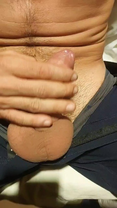 Beachman01 live cam on Cam4